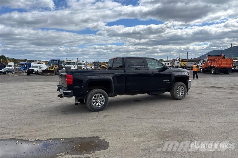 Chevrolet Silverado 2500 Прочие фургоны