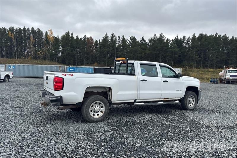 Chevrolet Silverado 2500 HD HD 4x4 Crew Cab Pickup Muu