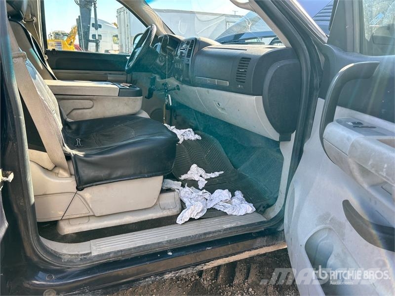 Chevrolet Silverado 2500HD LT 4x2 Utility Truck Pickup/planbiler
