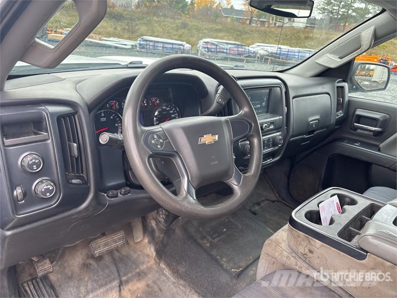 Chevrolet Silverado 2500 HD HD 4x4 Crew Cab Pickup Muu