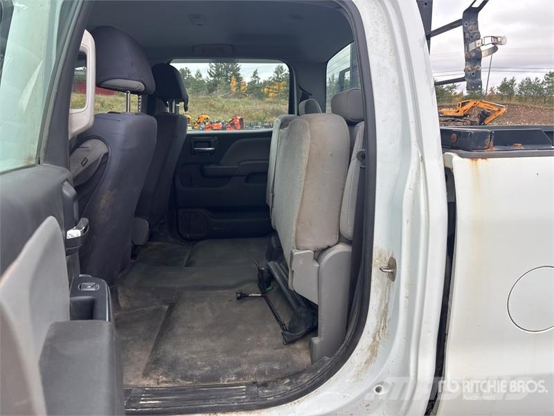 Chevrolet Silverado 2500 HD HD 4x4 Crew Cab Pickup Muu