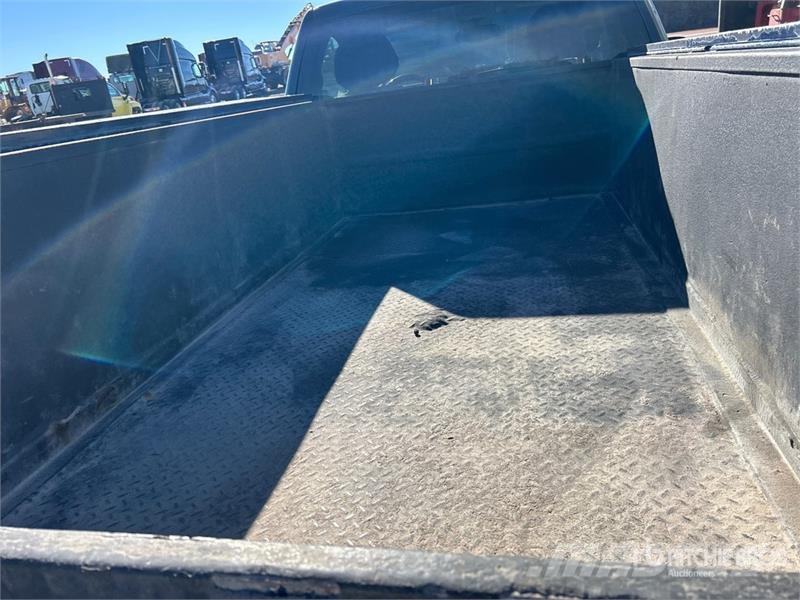 Chevrolet Silverado 2500HD LT 4x2 Utility Truck Pickup/planbiler