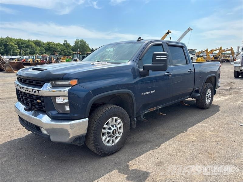 Chevrolet Silverado 2500 HD 4x4 Crew Cab Pickup أخرى