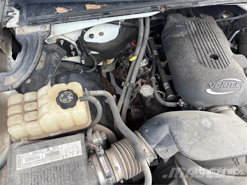 Chevrolet Silverado 3500 4x2 Crew Cab Pickup Diger