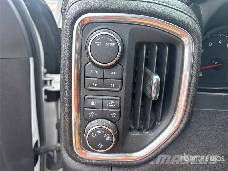 Chevrolet Silverado 3500 LT 4x4 Crew Cab Pickup Інше