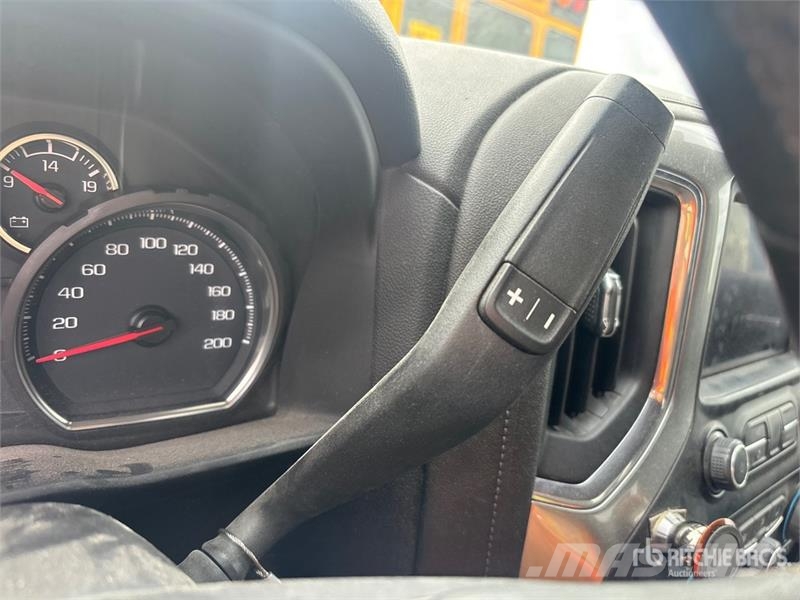 Chevrolet Silverado 3500 LT 4x4 Crew Cab Pickup Інше