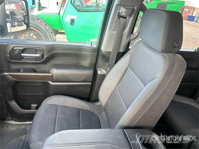 Chevrolet Silverado 3500 LT 4x4 Crew Cab Pickup Andere Transporter