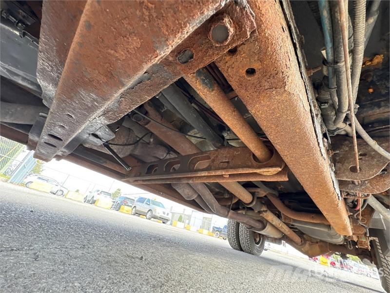Chevrolet Silverado 3500 4x2 Crew Cab Pickup Diger