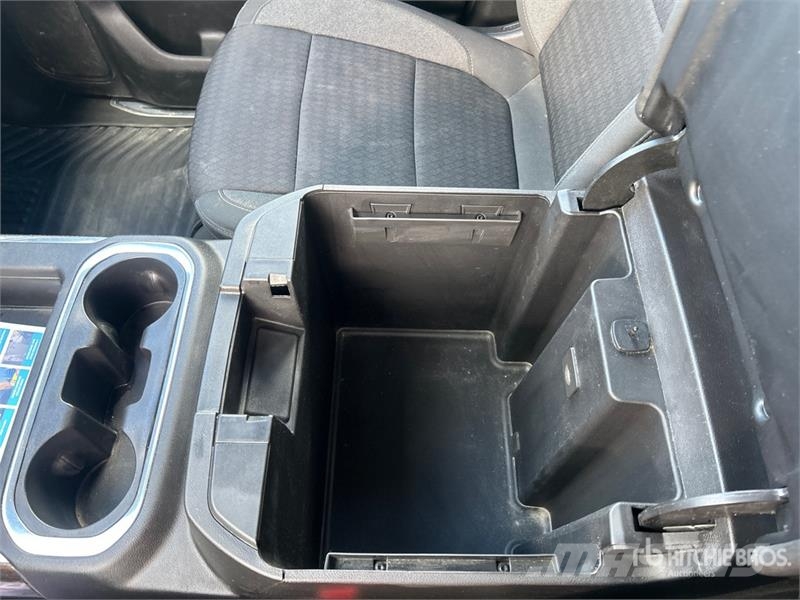 Chevrolet Silverado 3500 LT 4x4 Crew Cab Pickup Andere Transporter