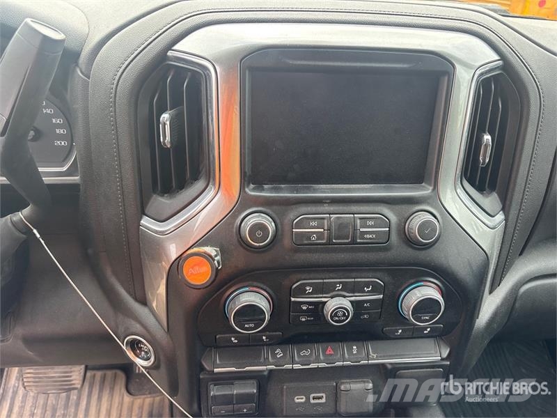 Chevrolet Silverado 3500 LT 4x4 Crew Cab Pickup Інше