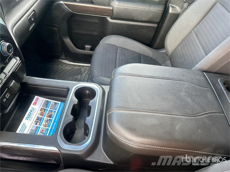 Chevrolet Silverado 3500 LT 4x4 Crew Cab Pickup Andere Transporter