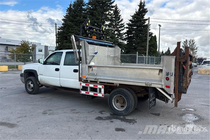 Chevrolet Silverado 3500 4x2 Crew Cab Pickup Інше