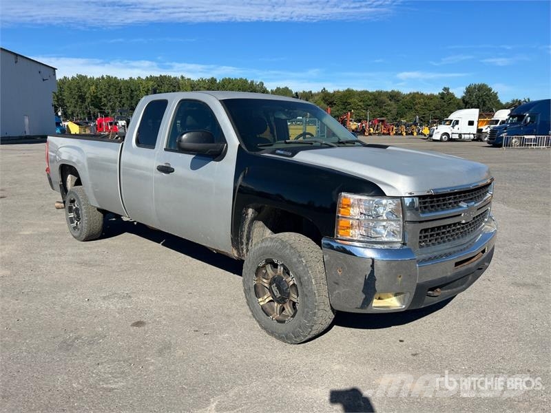 Chevrolet Silverado 3500HD 4x4 Extended Cab Pickup Other