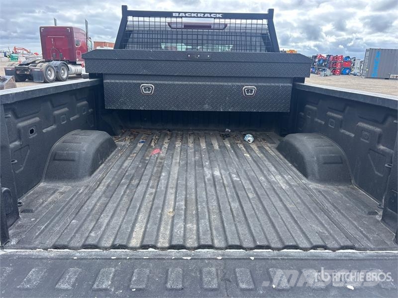 Chevrolet Silverado 3500 LT 4x4 Crew Cab Pickup Інше