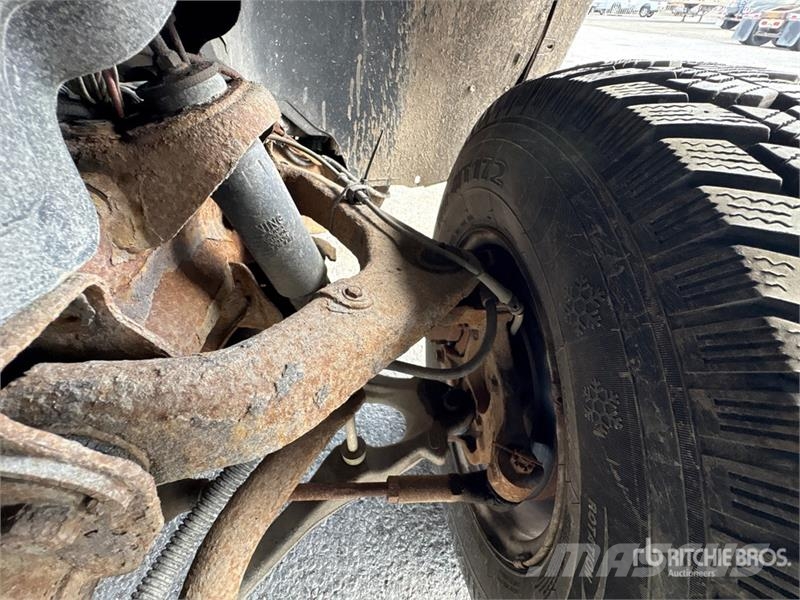 Chevrolet Silverado 3500 4x2 Crew Cab Pickup Diger