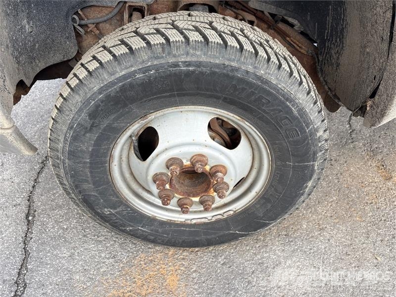 Chevrolet Silverado 3500 4x2 Crew Cab Pickup Diger