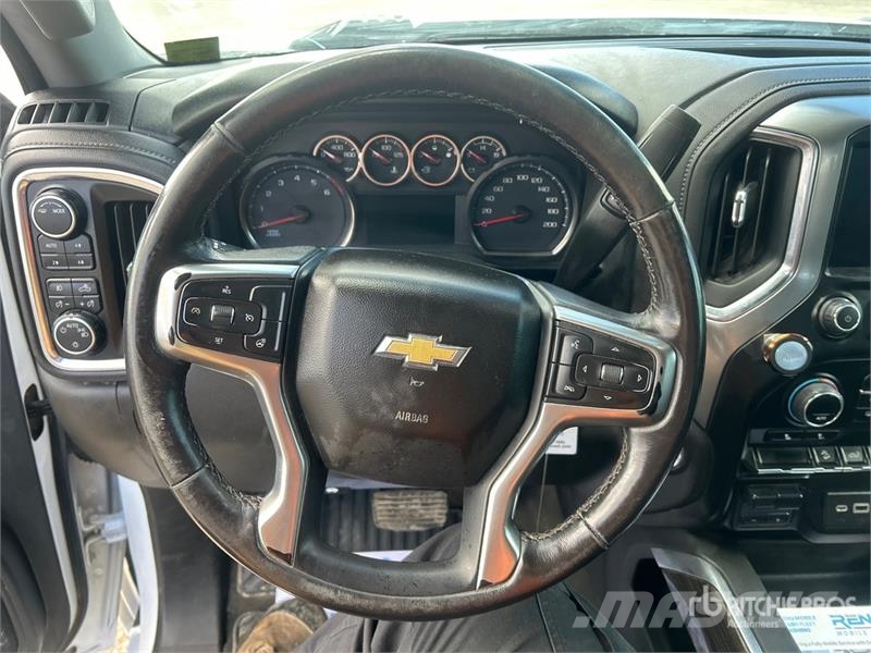 Chevrolet Silverado 3500 LT 4x4 Crew Cab Pickup Andere Transporter