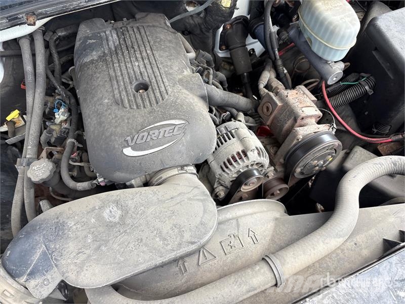Chevrolet Silverado 3500 4x2 Crew Cab Pickup Diger