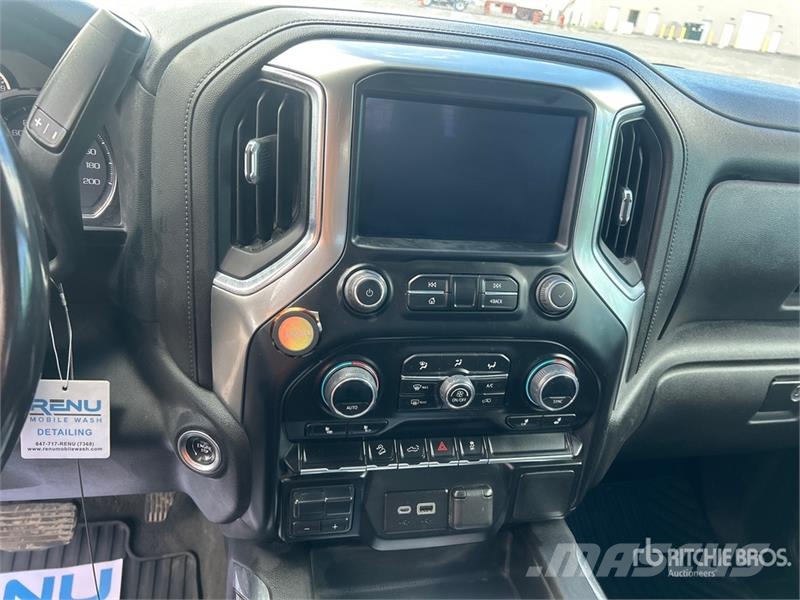 Chevrolet Silverado 3500 LT 4x4 Crew Cab Pickup Andere Transporter