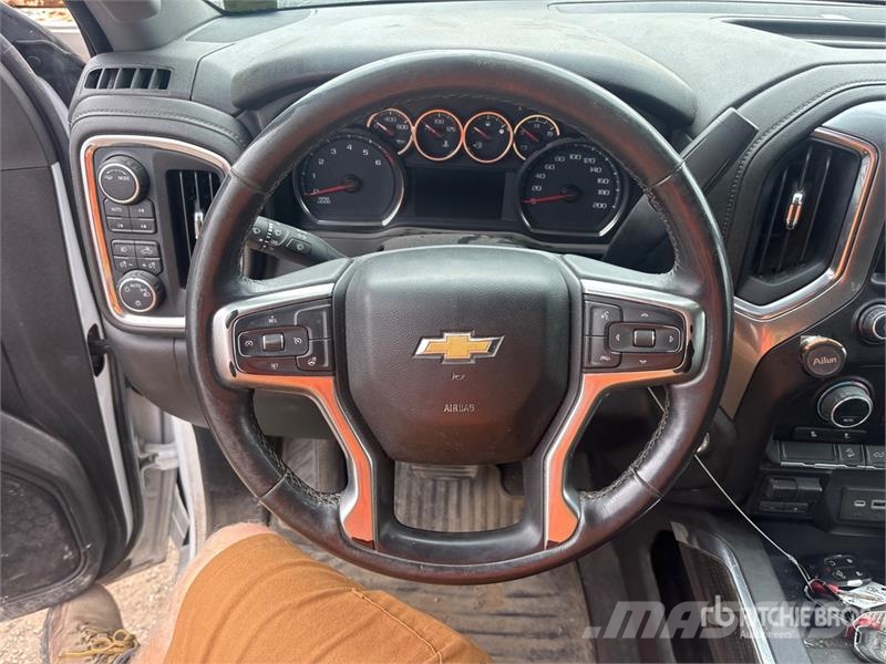 Chevrolet Silverado 3500 LT 4x4 Crew Cab Pickup Інше