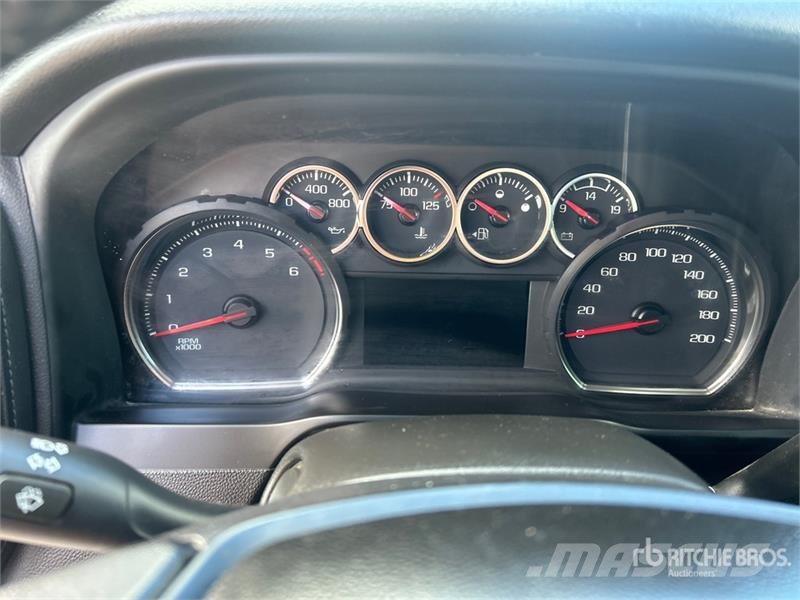 Chevrolet Silverado 3500 LT 4x4 Crew Cab Pickup Andere Transporter