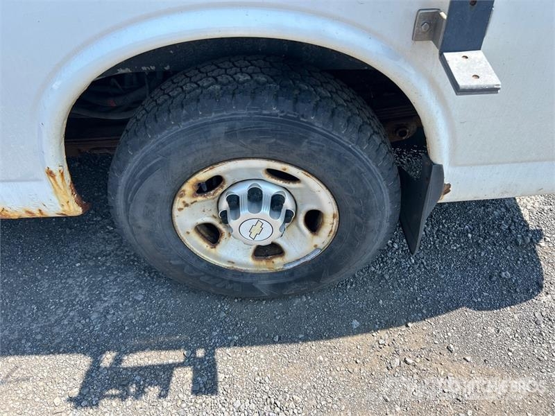 Chevrolet Telelift TTS 25-5-GY 35 ft on  Chevrolet 3500 4x2  المنصات الهوائية المثبتة على شاحنة