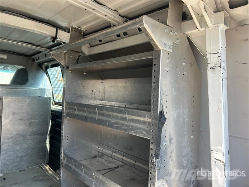 Chevrolet Telelift TTS 25-5-GY 35 ft on  Chevrolet 3500 4x2  المنصات الهوائية المثبتة على شاحنة