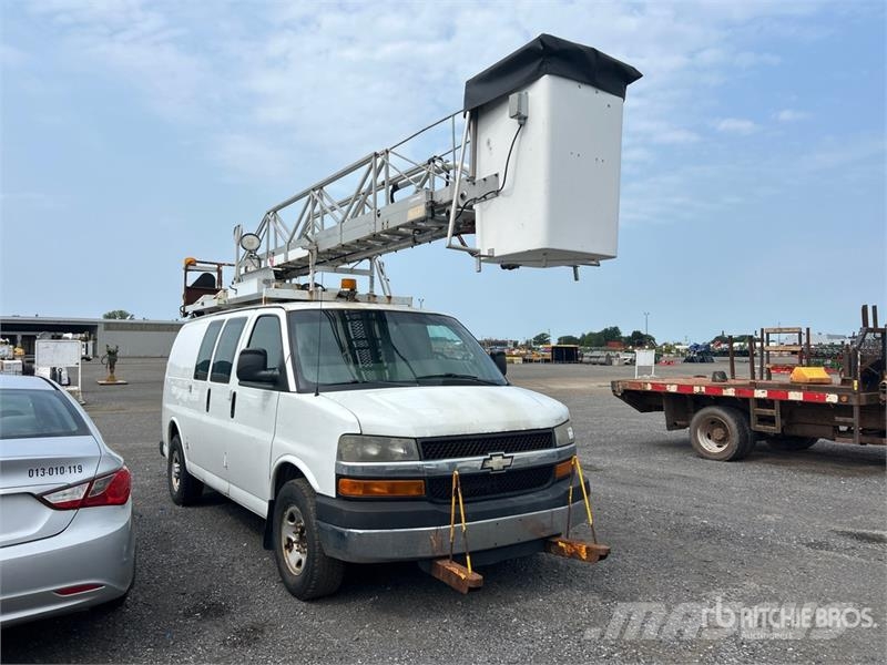 Chevrolet Telelift TTS 25-5-GY 35 ft on  Chevrolet 3500 4x2  المنصات الهوائية المثبتة على شاحنة