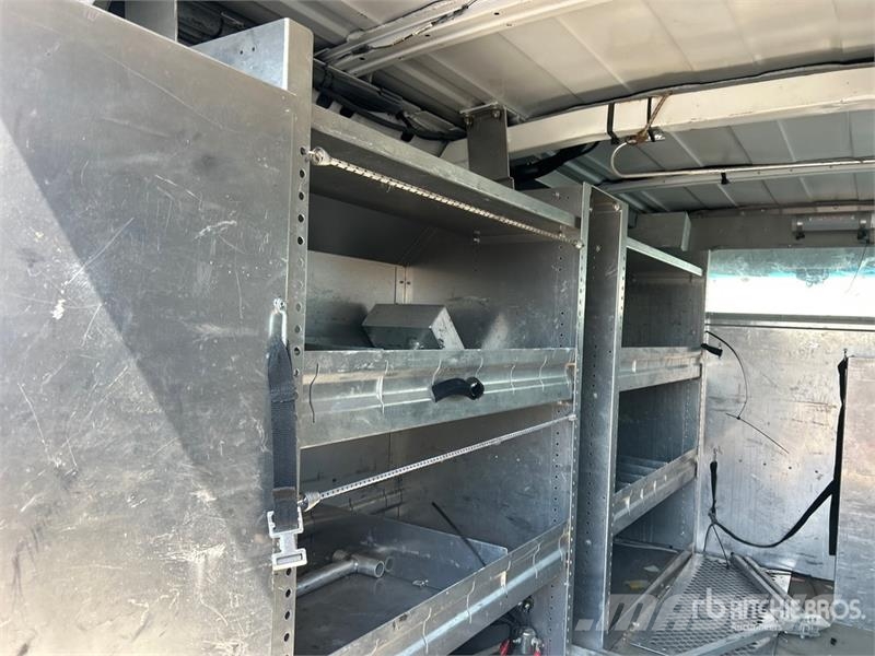 Chevrolet Telelift TTS 25-5-GY 35 ft on  Chevrolet 3500 4x2  المنصات الهوائية المثبتة على شاحنة