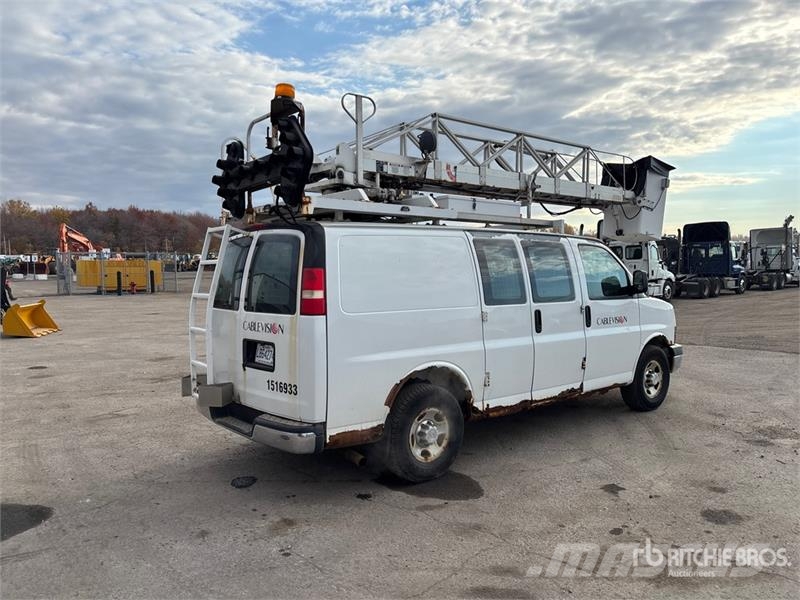 Chevrolet Telelift TTS25-5-GY 35 ft on Chevrolet Express 35 Pacēlāji uz automašīnas bāzes