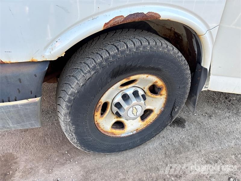 Chevrolet Telelift TTS25-5-GY 35 ft on Chevrolet Express 35 Pacēlāji uz automašīnas bāzes