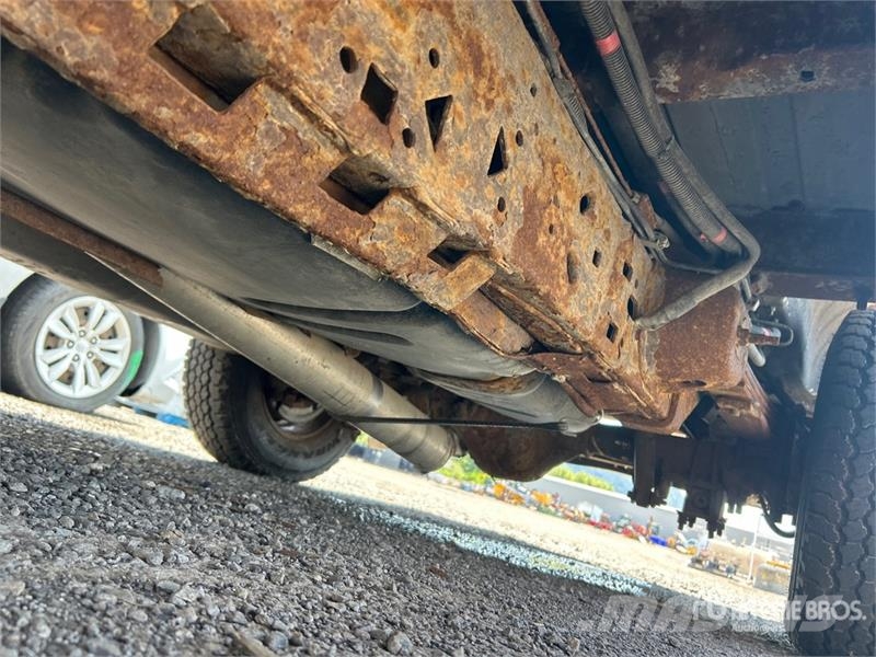 Chevrolet Telelift TTS 25-5-GY 35 ft on  Chevrolet 3500 4x2  المنصات الهوائية المثبتة على شاحنة