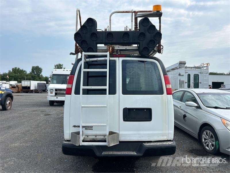 Chevrolet Telelift TTS 25-5-GY 35 ft on  Chevrolet 3500 4x2  المنصات الهوائية المثبتة على شاحنة