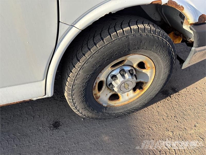 Chevrolet Telelift TTS25-5-GY 35 ft on Chevrolet Express 35 Pacēlāji uz automašīnas bāzes