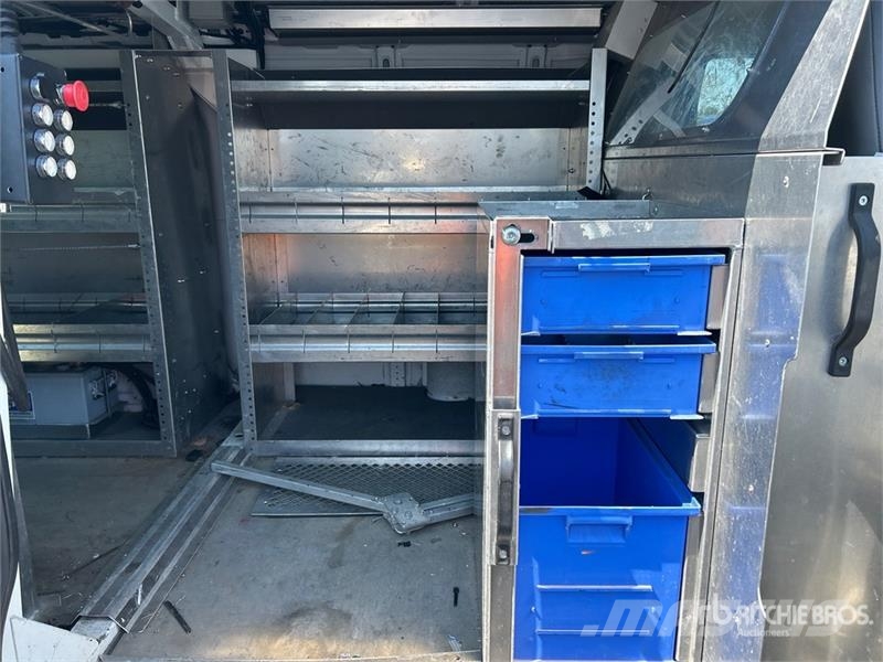 Chevrolet Telelift TTS 25-5-GY 35 ft on  Chevrolet 3500 4x2  المنصات الهوائية المثبتة على شاحنة