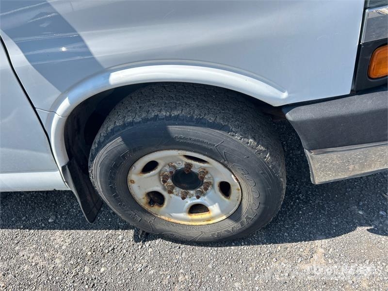 Chevrolet Telelift TTS 25-5-GY 35 ft on  Chevrolet 3500 4x2  المنصات الهوائية المثبتة على شاحنة