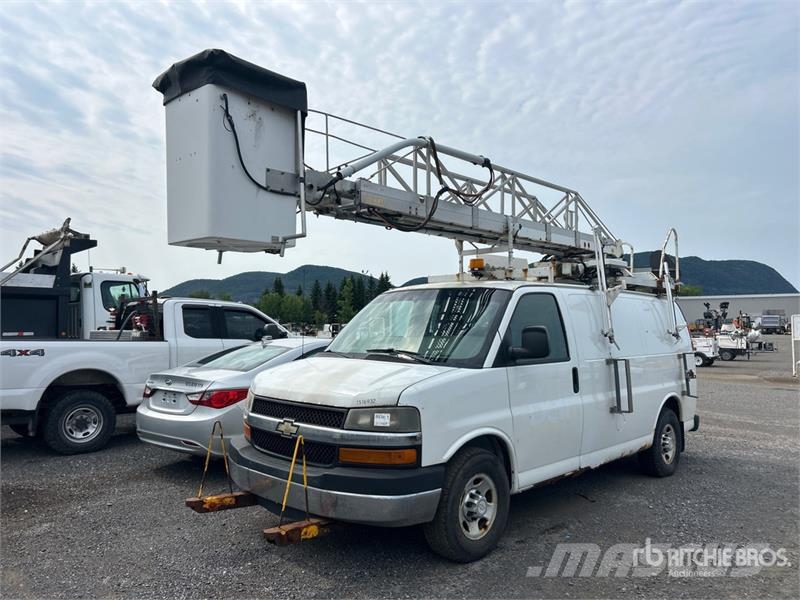 Chevrolet Telelift TTS 25-5-GY 35 ft on  Chevrolet 3500 4x2  المنصات الهوائية المثبتة على شاحنة