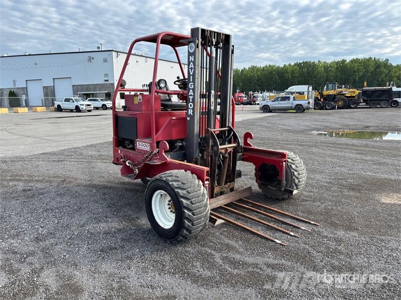 Chrisman Navigator RT5000 5000 lb 3x3 Truck Mounte Wózki widłowe montowane do pojazdów