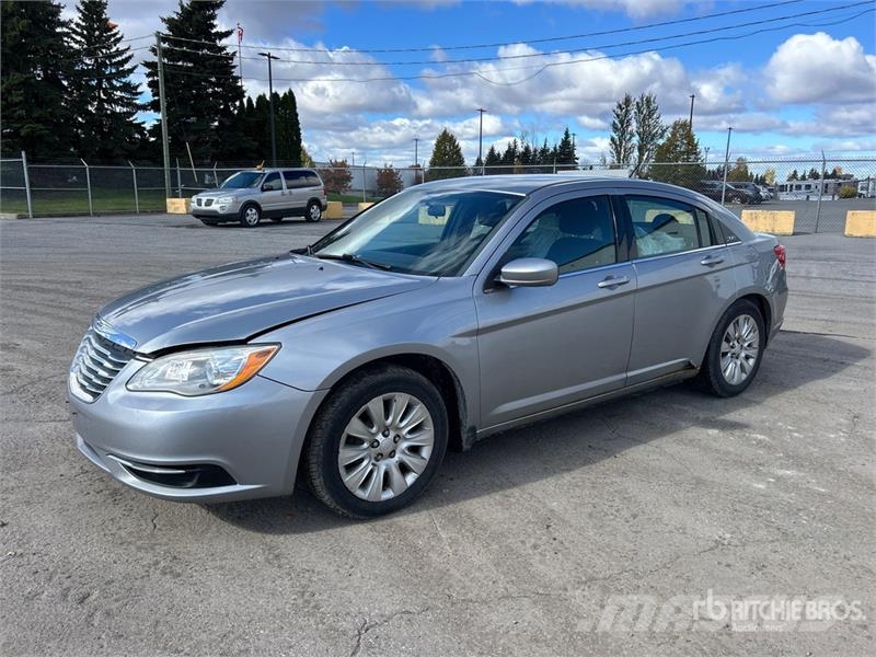 Chrysler 200 Lengvieji automobiliai
