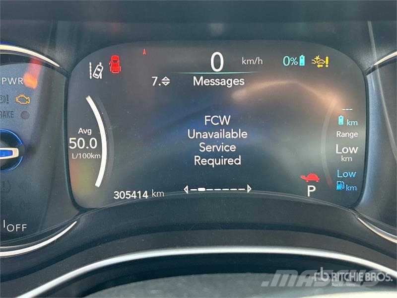 Chrysler Pacifica Plug-In Hybrid Minivan 汽车
