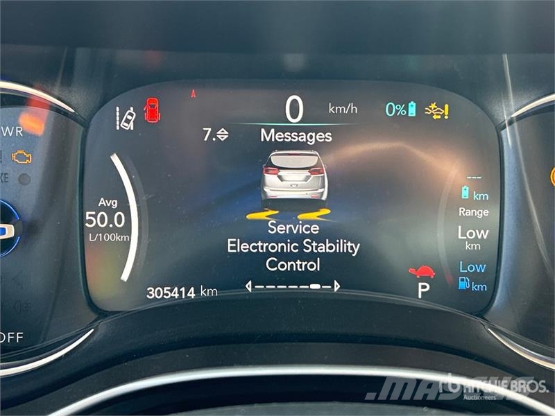Chrysler Pacifica Plug-In Hybrid Minivan 汽车