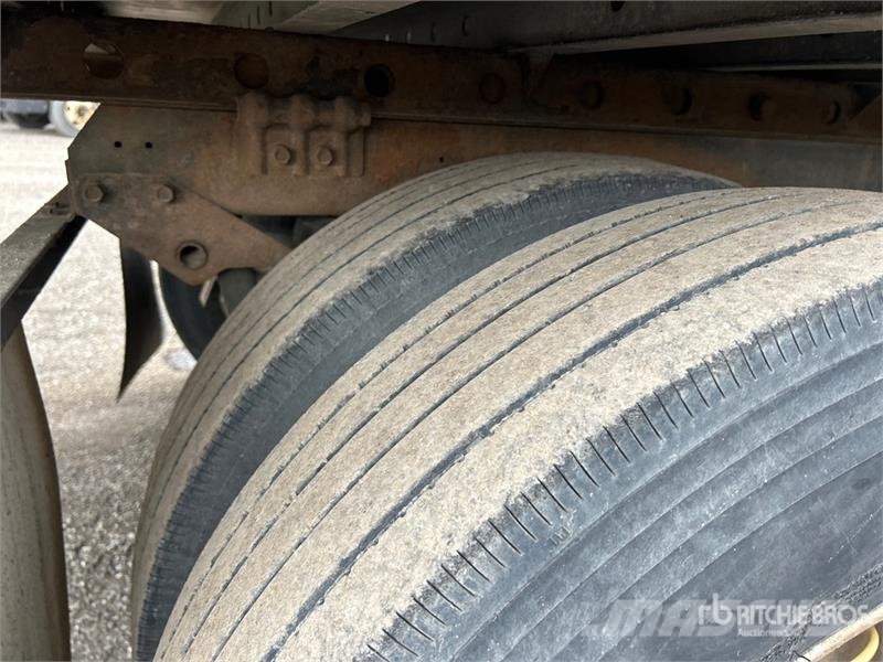CIMC 1RBR5305 53 ft x 102 in T/A Refrigerated Trailer Напівпричепи-рефрижератори