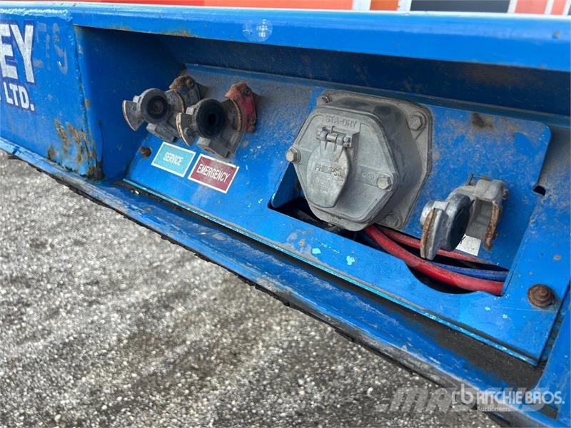 CIMC EX53M3OTC00 Tri/A Extendable Container Trailer Remolques portacontenedores