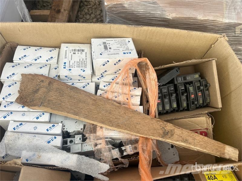 Cisco DNI2842042H Catalyst 1300 24-Port GE Switch Drugi deli