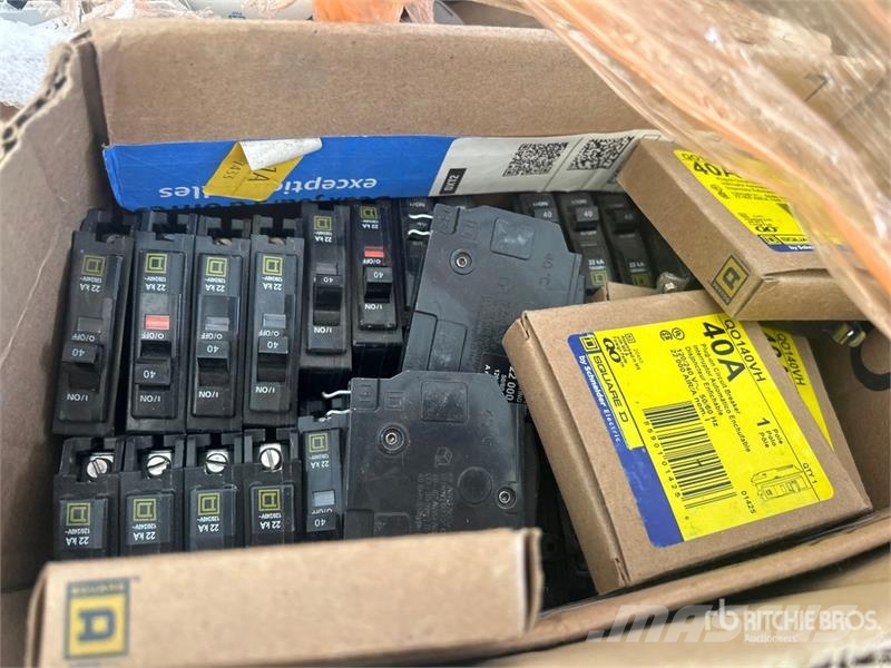 Cisco DNI2842042H Catalyst 1300 24-Port GE Switch Drugi deli