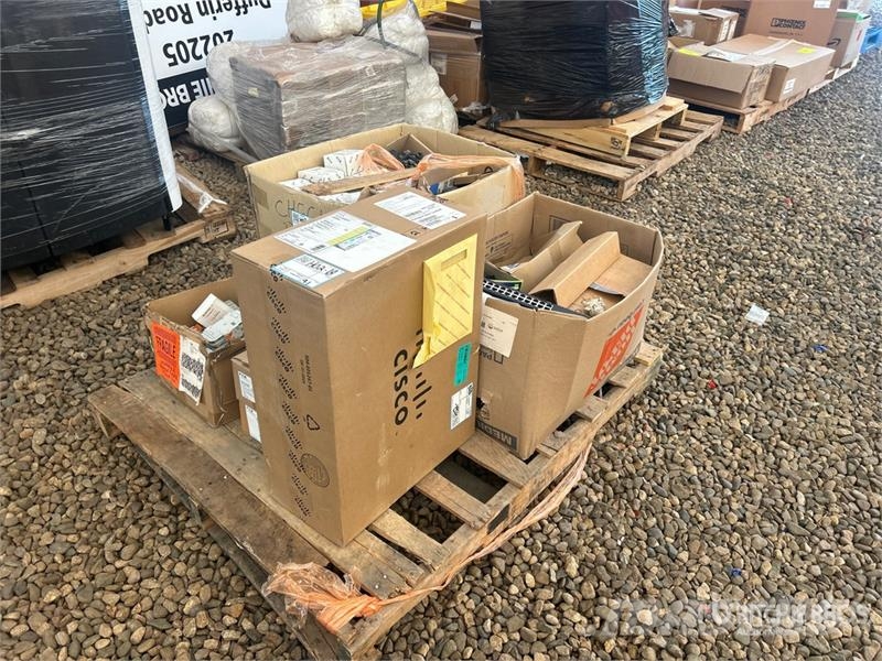 Cisco DNI2842042H Catalyst 1300 24-Port GE Switch Drugi deli