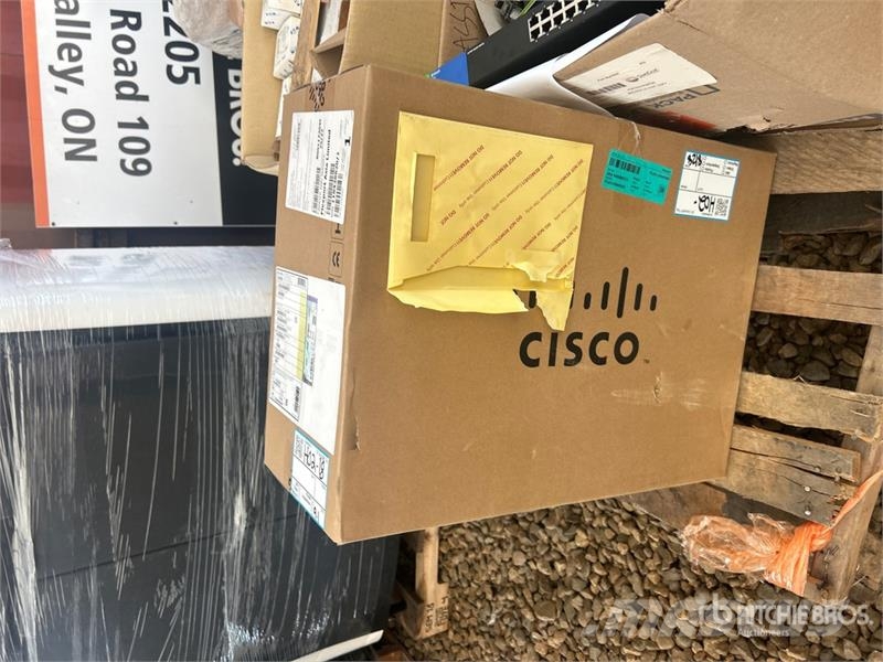 Cisco DNI2842042H Catalyst 1300 24-Port GE Switch Drugi deli