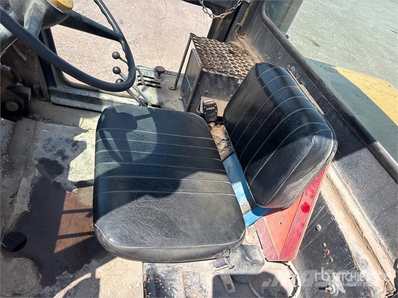 Clark CY160SC-D 16000 lb 4x4 Rough Terrain Forklift Carretillas elevadoras todo terreno