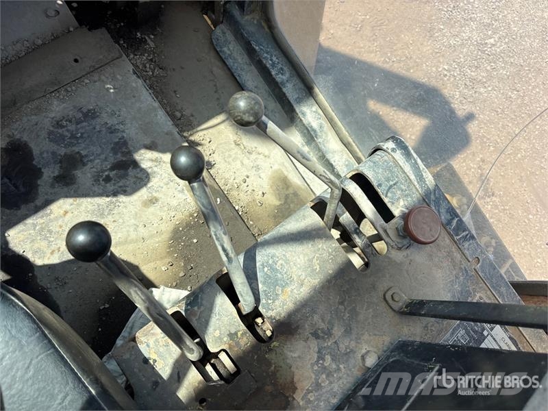 Clark CY160SC-D 16000 lb 4x4 Rough Terrain Forklift Carretillas elevadoras todo terreno