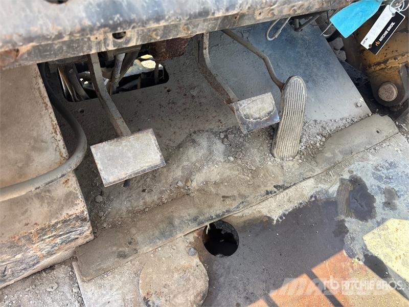 Clark CY160SC-D 16000 lb 4x4 Rough Terrain Forklift Carretillas elevadoras todo terreno